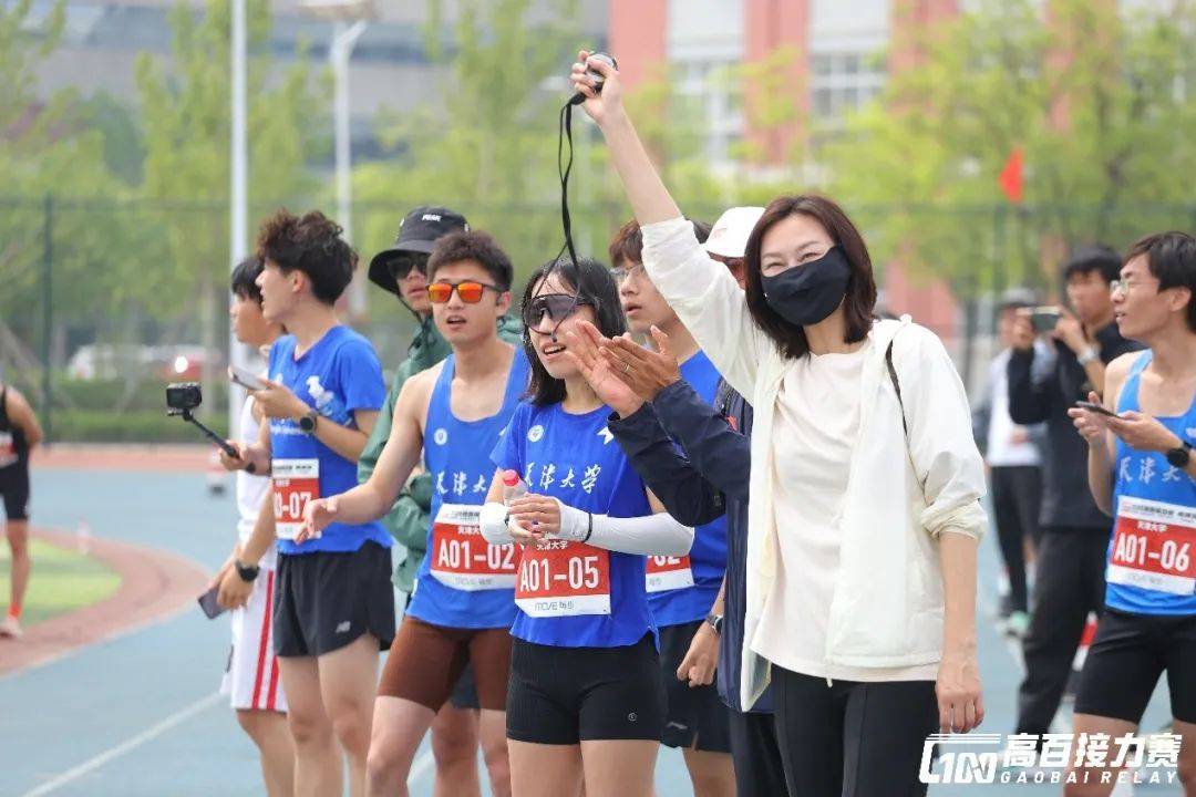 关于天津队在比赛中斩获胜利，队伍士气高涨的信息